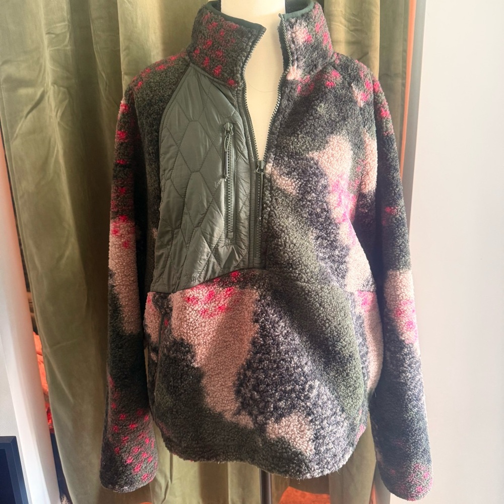 Old Navy Women's Pink and Gray Teddy Jacket